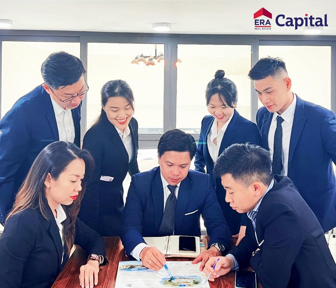 Tại ERA Capital, nh&amp;acirc;n lực được n&amp;acirc;ng tầm v&amp;agrave; hỗ trợ đa chiều nhằm tạo n&amp;ecirc;n nguồn thu nhập kh&amp;ocirc;ng giới hạn.