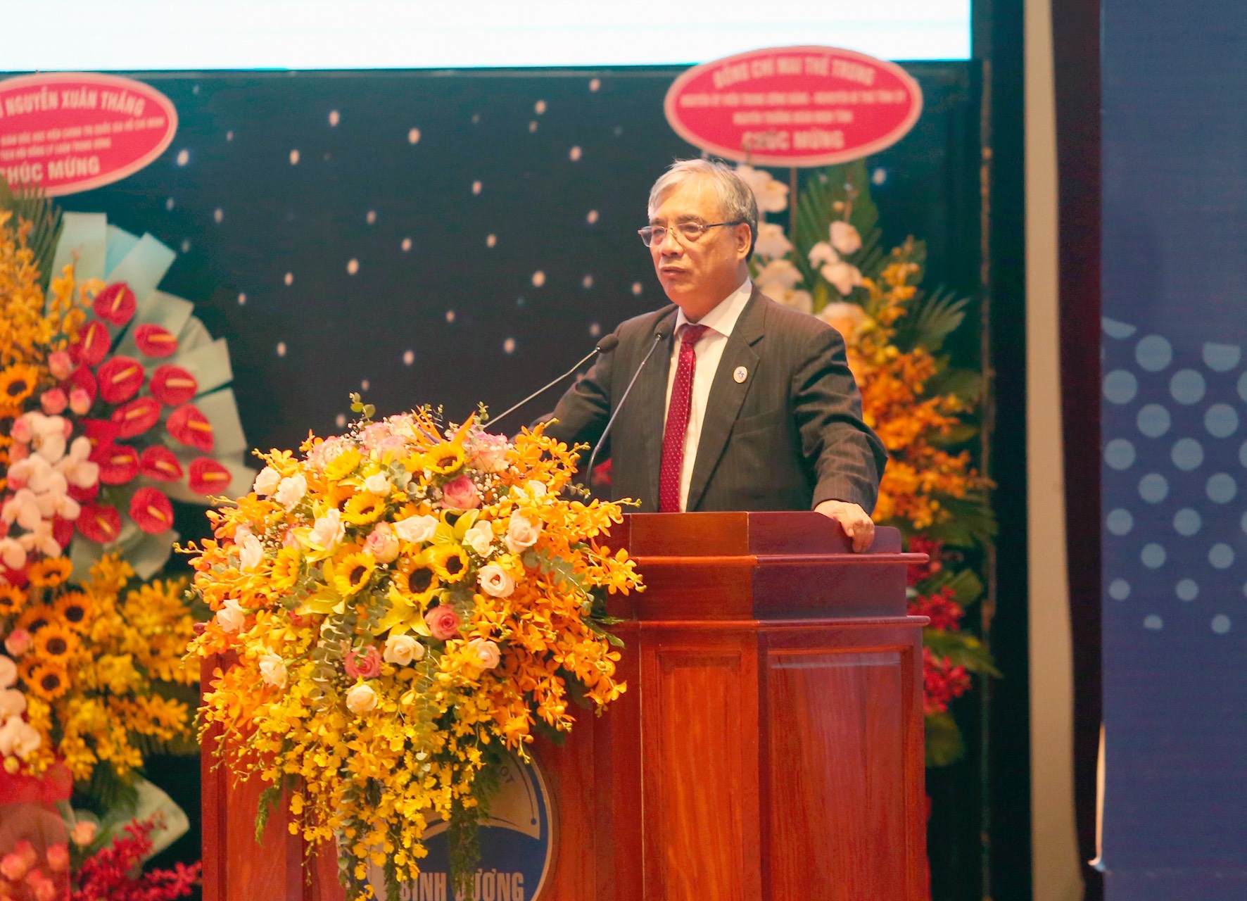 PGS,TS Trần Đ&amp;igrave;nh Thi&amp;ecirc;n, Nguy&amp;ecirc;n Viện trưởng Viện Kinh tế Việt Nam, Th&amp;agrave;nh vi&amp;ecirc;n Tổ tư vấn kinh tế của Thủ tướng ph&amp;aacute;t biểu