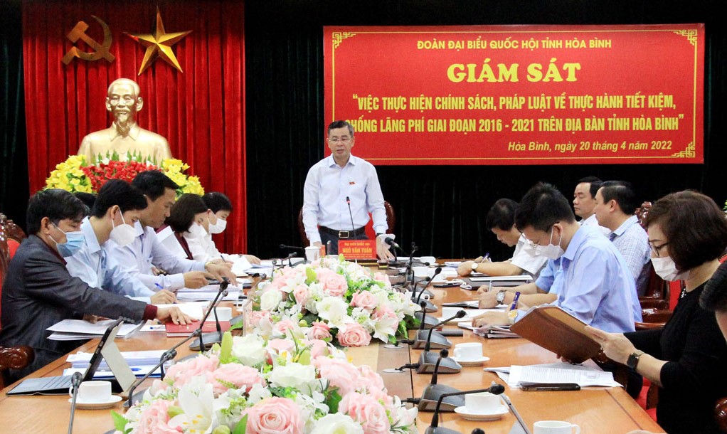 &amp;Ocirc;ng Ng&amp;ocirc; Văn Tuấn, Ủy vi&amp;ecirc;n BCH T.Ư Đảng, B&amp;iacute; thư Tỉnh ủy, Trưởng Đo&amp;agrave;n ĐBQH tỉnh ph&amp;aacute;t biểu tại hội nghị gi&amp;aacute;m s&amp;aacute;t.