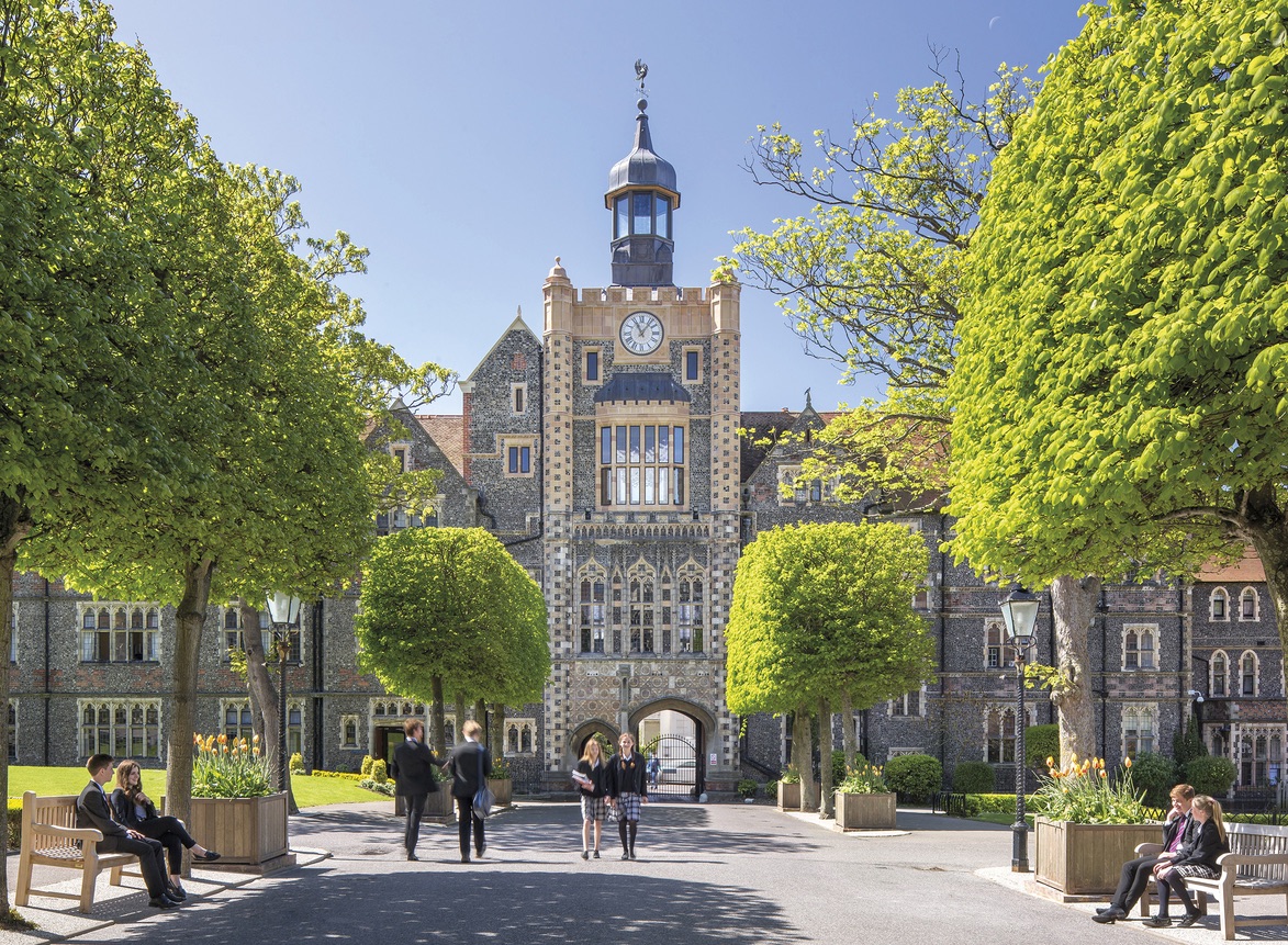 Trường Brighton College, hệ thống gi&amp;aacute;o dục danh gi&amp;aacute; bậc nhất Vương Quốc Anh
