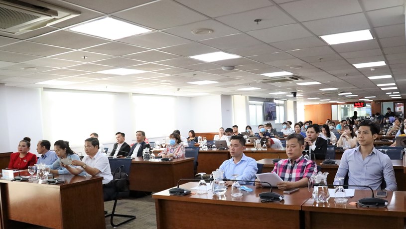 Buổi họp b&amp;aacute;o thu h&amp;uacute;t sự quan t&amp;acirc;m của nhiều đại biểu, ph&amp;oacute;ng vi&amp;ecirc;n, nh&amp;agrave; b&amp;aacute;o. Ảnh: Linh Nhi