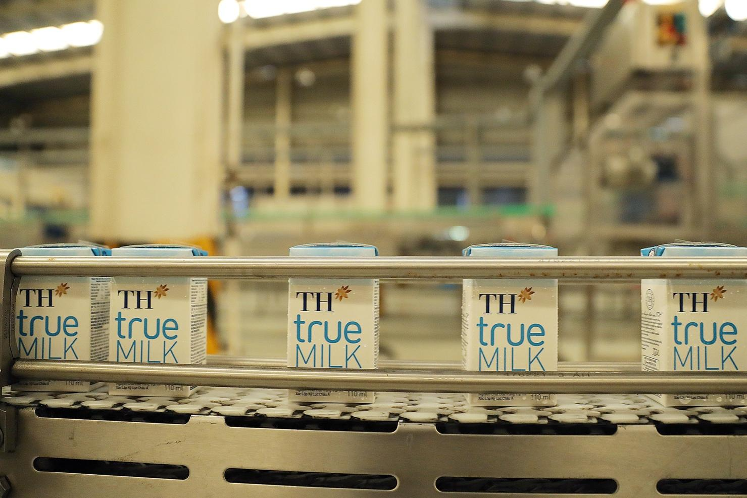 Quy tr&amp;igrave;nh kh&amp;eacute;p k&amp;iacute;n gi&amp;uacute;p d&amp;ograve;ng sữa tươi sạch TH true MILK đạt chuẩn quốc tế