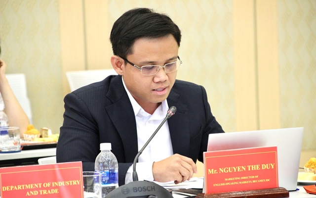 &amp;Ocirc;ng Nguyễn Thế Duy &amp;ndash; Gi&amp;aacute;m đốc tiếp thị thị trường tiếng Anh Becamex IDC đ&amp;atilde; giới thiệu về m&amp;ocirc;i trường đầu tư của B&amp;igrave;nh Dương v&amp;agrave; c&amp;aacute;c dự &amp;aacute;n do Becamex IDC đang ph&amp;aacute;t triển