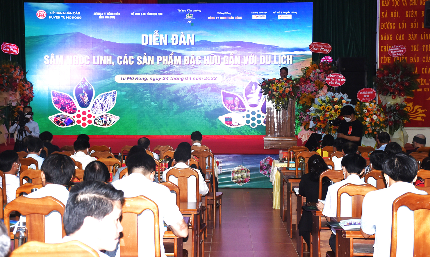 C&amp;aacute;c đại biểu, chuy&amp;ecirc;n gia tham gia thảo luận, tham luận, chia sẻ tại Diễn đ&amp;agrave;n