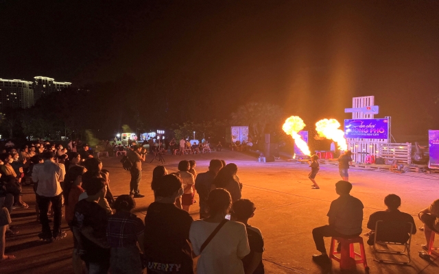 Chương tr&amp;igrave;nh do Tổng c&amp;ocirc;ng ty Becamex IDC phối hợp c&amp;ugrave;ng Trung t&amp;acirc;m hỗ trợ TNCN v&amp;agrave; Lao động trẻ tỉnh (thuộc tỉnh đo&amp;agrave;n) tổ chức tại c&amp;ocirc;ng vi&amp;ecirc;n th&amp;agrave;nh phố mới B&amp;igrave;nh Dương.