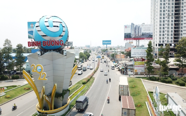 Đường QL13 đoạn đi ngang qua th&amp;agrave;nh phố Thuận An