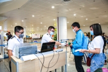 Tạm dừng khai báo y tế với người nhập cảnh từ 0h ngày 27/4