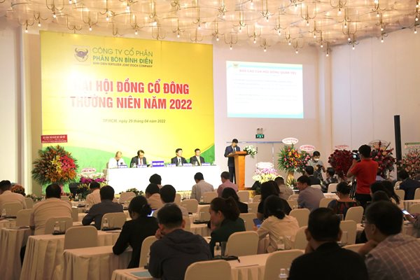 Đo&amp;agrave;n chủ tịch tham dự đại hội đồng cổ đ&amp;ocirc;ng thường ni&amp;ecirc;n năm 2022