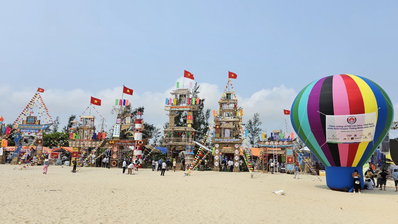 Lễ hội Văn h&amp;oacute;a - Thể thao miền biển năm 2023 với chủ đề &amp;ldquo;Thăng B&amp;igrave;nh kh&amp;aacute;t vọng vươn khơi&amp;rdquo; diễn ra từ ng&amp;agrave;y 31/3-2/4  tại b&amp;atilde;i biển Cửa Khe, huyện Thăng B&amp;igrave;nh, Quảng Nam