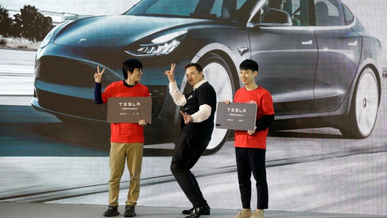 Lần gần đ&amp;acirc;y nhất đến Trung Quốc, Elon Musk đ&amp;atilde; khiến cộng đồng mạng dậy s&amp;oacute;ng với điệu nhảy ở nh&amp;agrave; m&amp;aacute;y của Tesla tại Thượng Hải