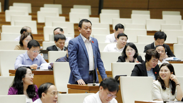 ĐBQH kiến nghị quy định về đấu thầu mua sắm thuốc, vật tư y tế