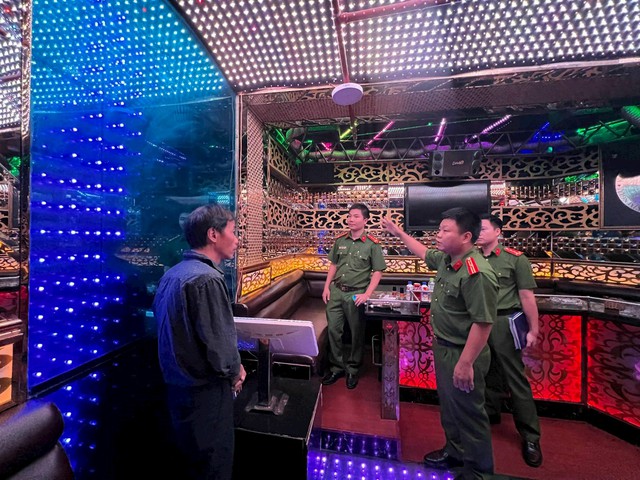 H&amp;agrave; Nội sẽ cấp giấy ph&amp;eacute;p đủ điều kiện kinh doanh dịch vụ karaoke. Ảnh: ITN