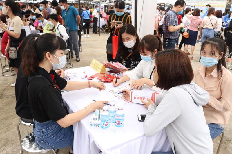 Dự kiến trong qu&amp;yacute; II/2023, TP. HCM cần tuyển khoảng 70.000 lao độngẢnh minh họa