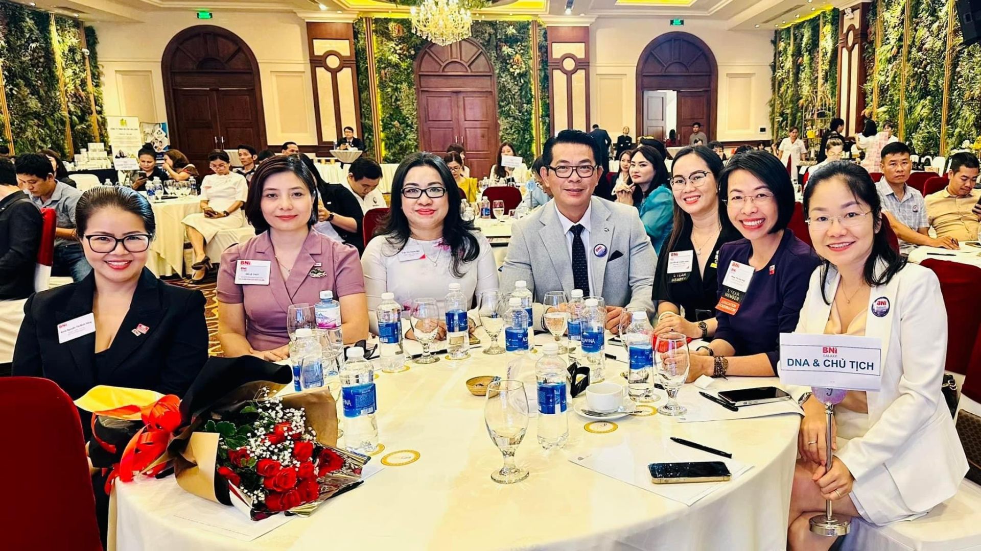 B&amp;agrave; Nguyễn Thị B&amp;iacute;ch Hằng - Th&amp;agrave;nh vi&amp;ecirc;n đầu ti&amp;ecirc;n của BNI Galaxy Chapter hiện l&amp;agrave; gi&amp;aacute;m đốc v&amp;ugrave;ng HCMC6