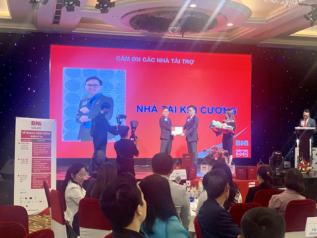Ban tổ chức cảm ơn nh&amp;agrave; t&amp;agrave;i trợ Kim cương