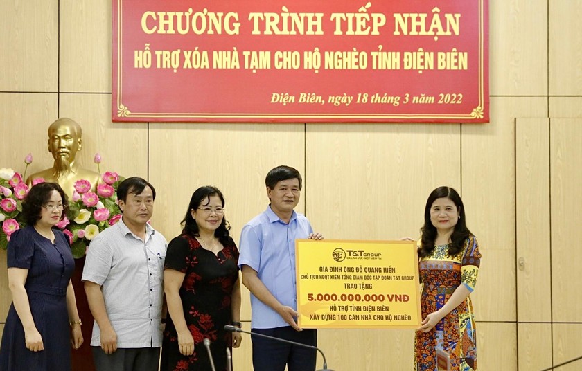 Ảnh minh họaNg&amp;agrave;y 18/3/2022, gia đ&amp;igrave;nh doanh nh&amp;acirc;n Đỗ Quang Hiển đ&amp;atilde; trao 5 tỷ đồng ủng hộ tỉnh Điện Bi&amp;ecirc;n x&amp;oacute;a nh&amp;agrave; tạm cho hộ ngh&amp;egrave;o. (nguồn B&amp;aacute;o Đi&amp;ecirc;n Bi&amp;ecirc;n Phủ).