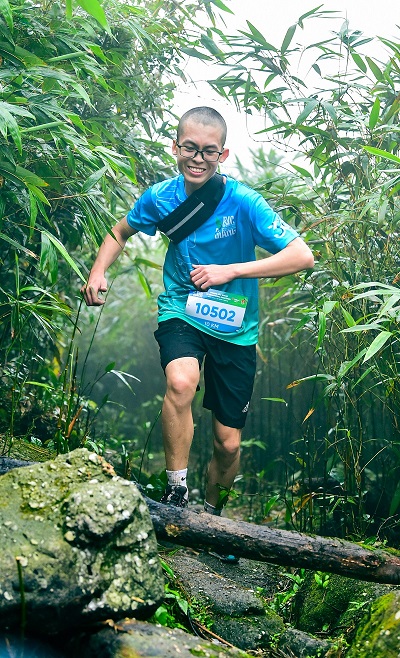 VĐV Mai Đức Th&amp;aacute;i tr&amp;ecirc;n cung đường chạy 10km