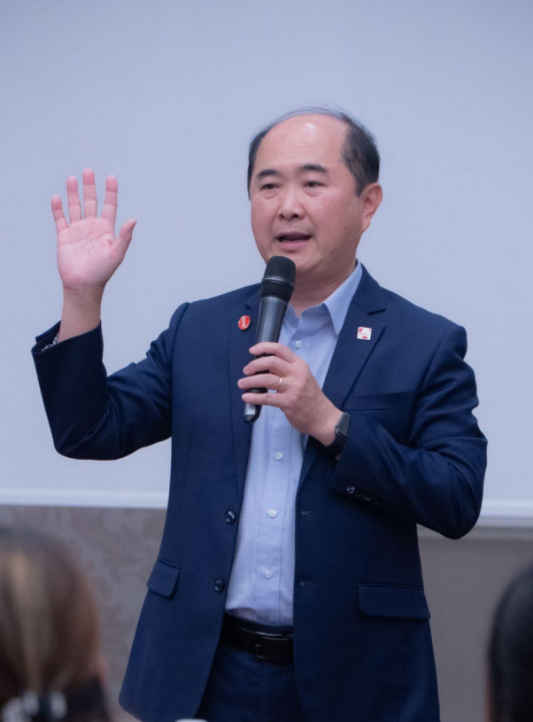 &amp;Ocirc;ng Hồ Quang Minh - Chủ tịch ActionCOACH Việt Nam ph&amp;aacute;t biểu tại lễ tốt nghiệp CTP 26