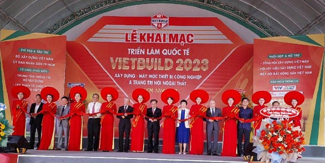 Triển l&amp;atilde;m lần thứ nhất tại TP&amp;gt;HCM thu h&amp;uacute;t được 1000 gian h&amp;agrave;ng tham gia