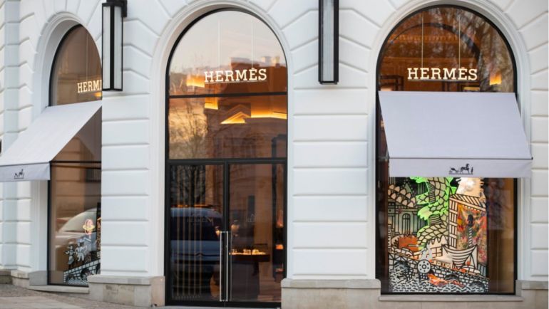 &amp;ldquo;Hermes sẽ lu&amp;ocirc;n c&amp;oacute; lợi hơn nền kinh tế&amp;rdquo; v&amp;igrave; nhu cầu cho những chiếc t&amp;uacute;i Kelly v&amp;agrave; Birkin của h&amp;atilde;ng n&amp;agrave;y lu&amp;ocirc;n vượt qu&amp;aacute; cung