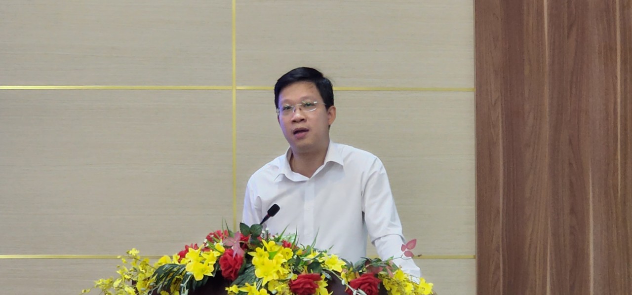 &amp;Ocirc;ng Nguyễn Quang Huy- Ph&amp;oacute; Gi&amp;aacute;m đốc Sở Th&amp;ocirc;ng tin v&amp;agrave; Truyền th&amp;ocirc;ng Hải Ph&amp;ograve;ng ph&amp;aacute;t biểu tại hội nghị