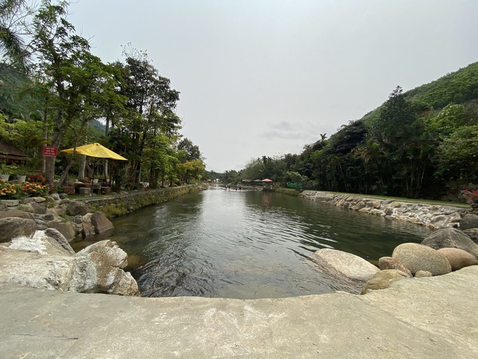 Với h&amp;agrave;nh vi tự &amp;yacute; l&amp;agrave;m nền xi-măng với diện t&amp;iacute;ch 150m2, l&amp;agrave;m 2 bờ k&amp;egrave; với diện t&amp;iacute;ch 153m2 tr&amp;ecirc;n d&amp;ograve;ng s&amp;ocirc;ng Lu&amp;ocirc;ng Đ&amp;ocirc;ng, C&amp;ocirc;ng ty Tr&amp;aacute;ch nhiệm hữu hạn một th&amp;agrave;nh vi&amp;ecirc;n Bảo &amp;Acirc;n bị phạt 40 triệu đồng