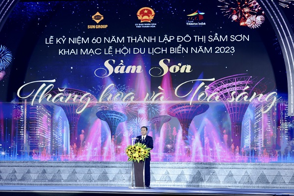 Chủ tịch UBND tỉnh Thanh H&amp;oacute;a ph&amp;aacute;t biểu khai mạc