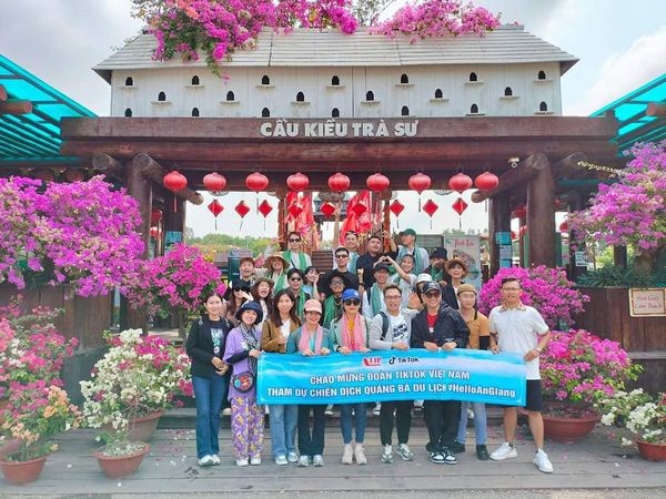 Đo&amp;agrave;n &amp;ldquo;TikTok Việt Nam&amp;rdquo; h&amp;agrave;o hứng khi tham quan RTTS