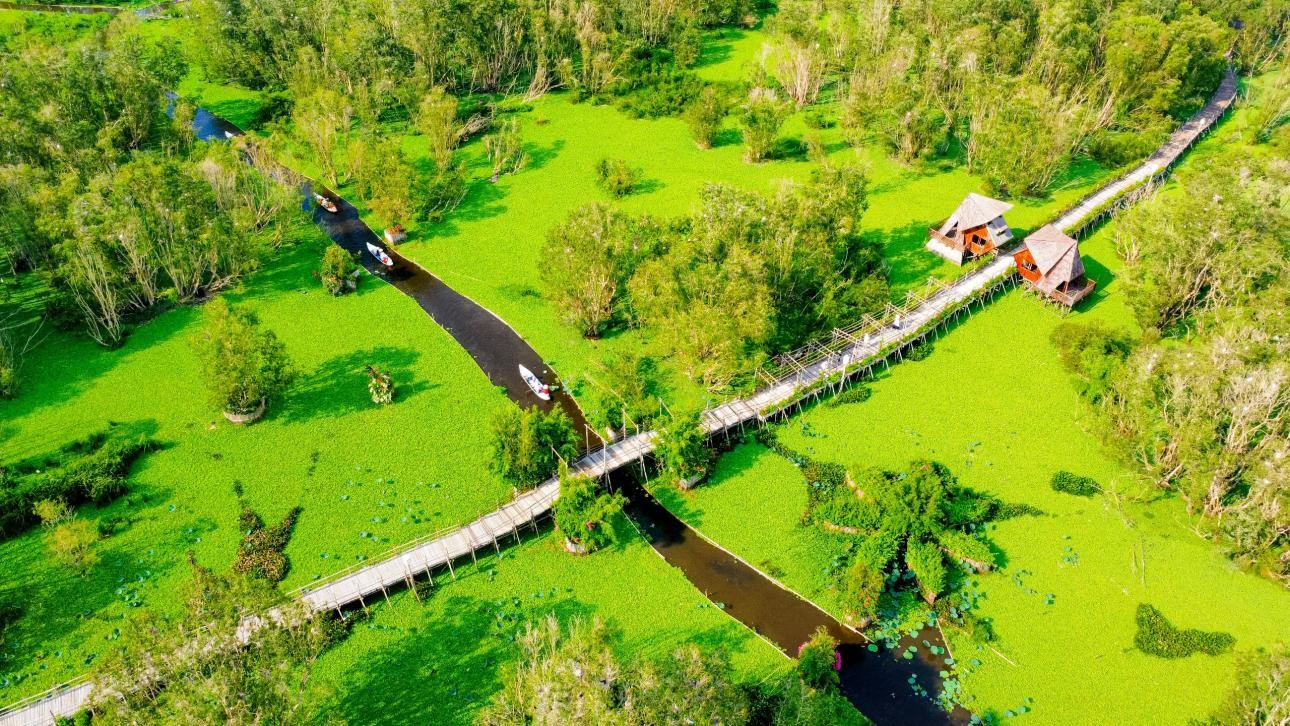 &amp;ldquo;Vi&amp;ecirc;n ngọc nổi&amp;rdquo; long lanh trong b&amp;oacute;ng nước