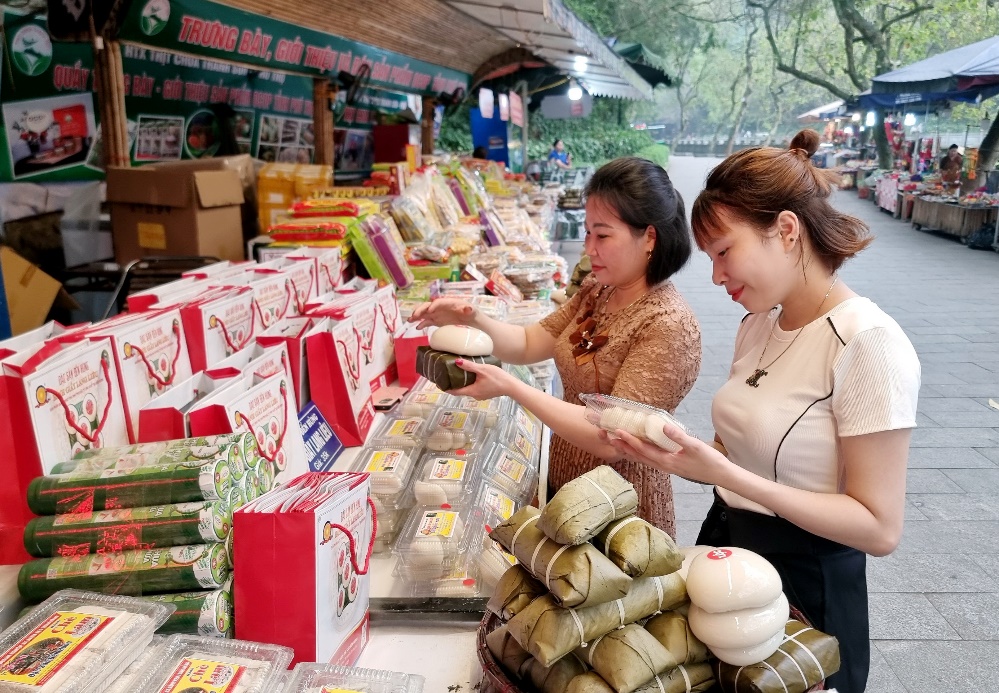 C&amp;aacute;c cửa h&amp;agrave;ng kinh doanh thực hiện b&amp;aacute;n h&amp;agrave;ng theo gi&amp;aacute; ni&amp;ecirc;m yết v&amp;agrave; h&amp;agrave;ng h&amp;oacute;a c&amp;oacute; nguồn gốc xuất xứ