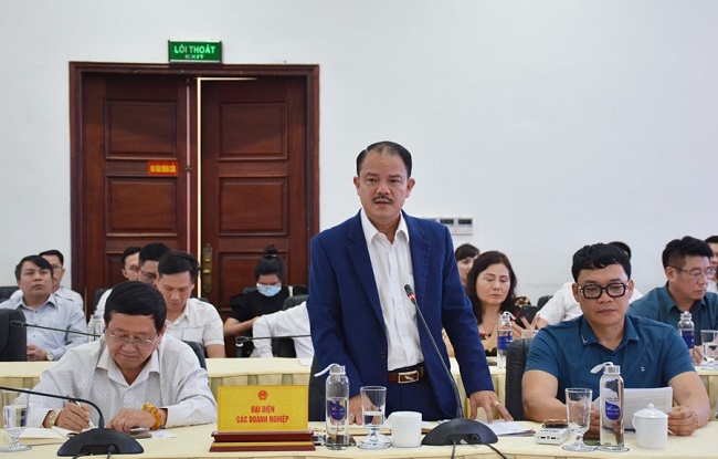&amp;Ocirc;ng Nguyễn Duy Thanh, Ph&amp;oacute; Chủ tịch Hiệp hội Du lịch tỉnh L&amp;agrave;o Cai cho rằng c&amp;aacute;c doanh nghiệp du lịch cần nghi&amp;ecirc;m chỉnh chấp h&amp;agrave;nh quy định của ph&amp;aacute;p luật nhằm g&amp;oacute;p phần giảm thiệt hại về kinh tế, trước hết cho ch&amp;iacute;nh doanh nghiệp. Tuy nhiều hiện nay một số quy định về ph&amp;ograve;ng ch&amp;aacute;y, chữa ch&amp;aacute;y vẫn c&amp;ograve;n g&amp;acirc;y kh&amp;oacute; khăn cho doanh nghiệp du lịch, g&amp;acirc;y tốn k&amp;eacute;m, mất thời gian&amp;hellip;