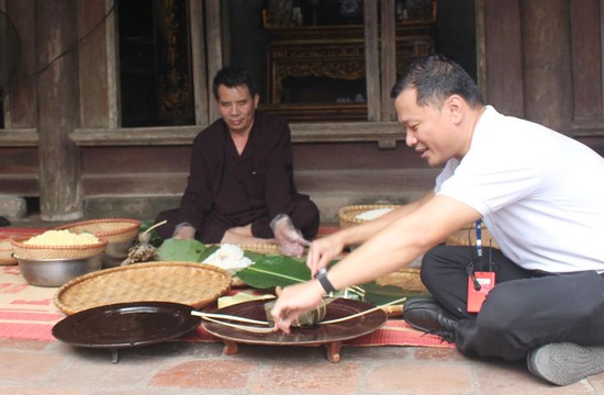 H&amp;ugrave;ng L&amp;ocirc; l&amp;agrave; c&amp;aacute;i n&amp;ocirc;i của nghề g&amp;oacute;i b&amp;aacute;nh chưng truyền thống d&amp;acirc;ng Vua H&amp;ugrave;ng v&amp;agrave;o dịp Giỗ Tổ H&amp;ugrave;ng Vương