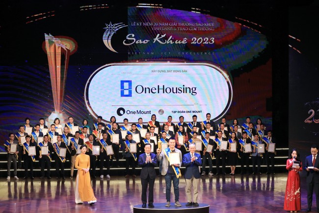 Sao Khu&amp;ecirc; năm 2023 ghi nhận v&amp;agrave; vinh danh 182 doanh nghiệp, nền tảng, sản phẩm ti&amp;ecirc;u biểu của ng&amp;agrave;nh c&amp;ocirc;ng nghiệp c&amp;ocirc;ng nghệ th&amp;ocirc;ng tin (CNTT) Việt Nam.