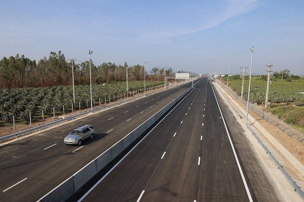 Tuyến đường d&amp;agrave;i 99 km từ Phan Thiết Dầu Gi&amp;acirc;y do Vinaconex v&amp;agrave; li&amp;ecirc;n danh thi c&amp;ocirc;ng đ&amp;atilde; được th&amp;ocirc;ng xe trong s&amp;aacute;ng ng&amp;agrave;y 29/4