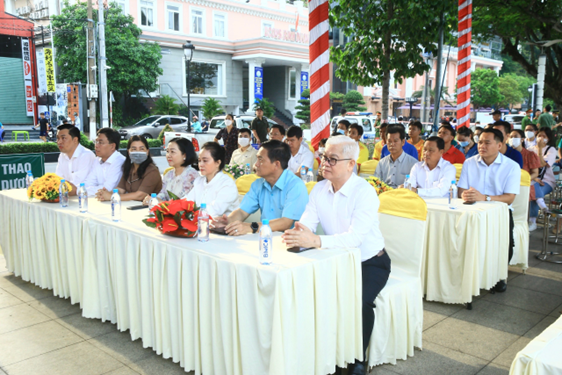 &amp;Ocirc;ng Nguyễn Văn Lợi - Ủy vi&amp;ecirc;n Trung ương Đảng, B&amp;iacute; thư Tỉnh ủy, Trưởng Đo&amp;agrave;n đại biểu quốc hội tỉnh, tham dự chương tr&amp;igrave;nh