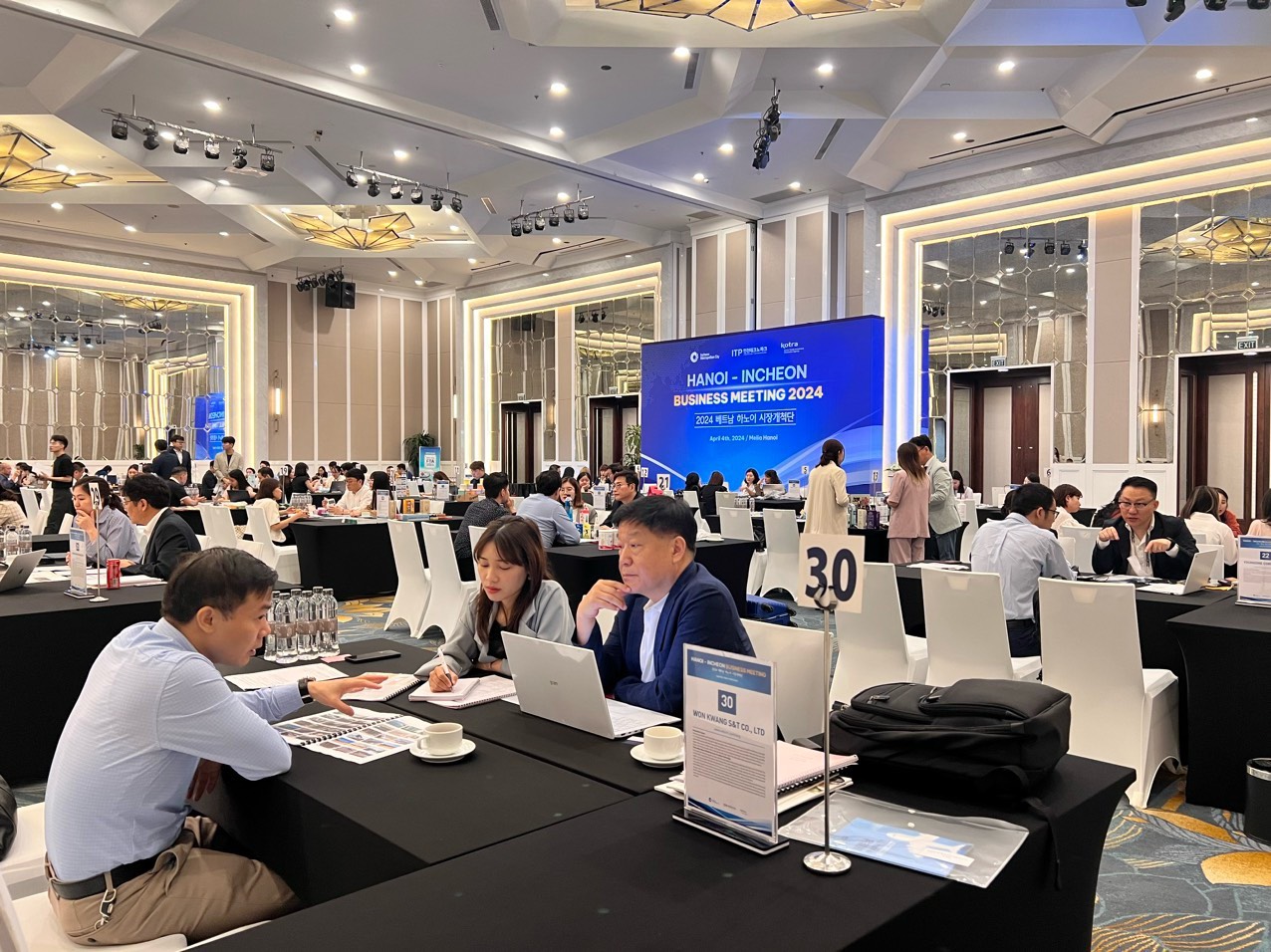 Giao thương Đo&amp;agrave;n Doanh nghiệp Th&amp;agrave;nh phố Incheon-H&amp;agrave;n Quốc tại H&amp;agrave; Nội ng&amp;agrave;y 04.04.2024.