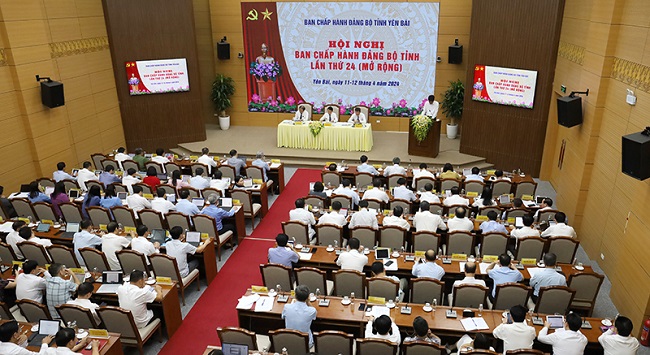 Quang cảnh Hội nghị Ban Chấp h&amp;agrave;nh Đảng bộ tỉnh Y&amp;ecirc;n B&amp;aacute;i lần thứ 24 (mở rộng)