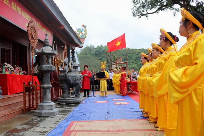 L&amp;agrave;o Cai sẵn s&amp;agrave;ng đ&amp;oacute;n du kh&amp;aacute;ch tới dự Lễ hội đền Mẫu Trịnh Tường