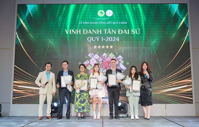 Vinh danh T&amp;acirc;n