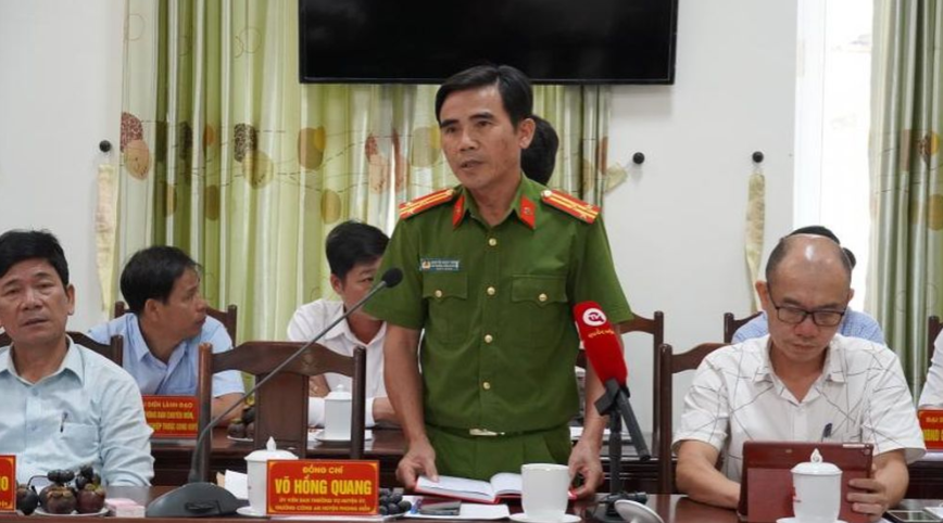 Thượng t&amp;aacute; Nguyễn Ngọc Th&amp;ocirc;ng, Ph&amp;oacute; trưởng C&amp;ocirc;ng an huyện Phong Điền b&amp;aacute;o c&amp;aacute;o t&amp;igrave;nh h&amp;igrave;nh thực tế tại địa phương