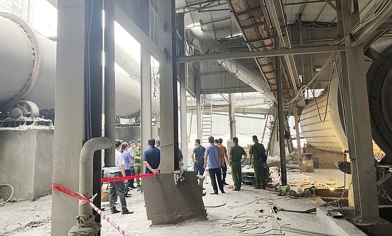 Thủ tướng chỉ đạo khẩn điều tra vụ tai nạn lao động l&amp;agrave;m 7 người tử vong tại Xi măng v&amp;agrave; Kho&amp;aacute;ng sản Y&amp;ecirc;n B&amp;aacute;i