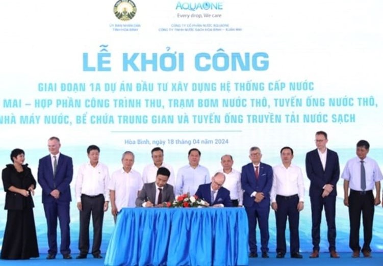 L&amp;atilde;nh đạo TP H&amp;agrave; Nội v&amp;agrave; tỉnh H&amp;ograve;a B&amp;igrave;nh chứng kiến Lễ khởi c&amp;ocirc;ng