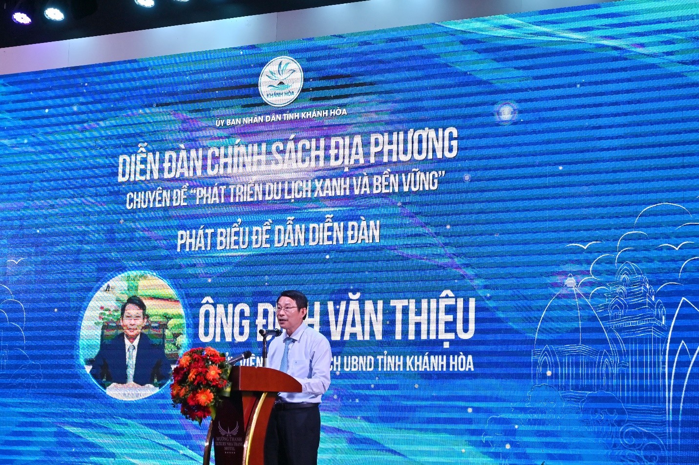 &amp;Ocirc;ng Đinh Văn Thiệu Ph&amp;oacute; Chủ tịch UBND tỉnh Kh&amp;aacute;nh H&amp;ograve;a ph&amp;aacute;t biểu Đề dẫn diễn đ&amp;agrave;n