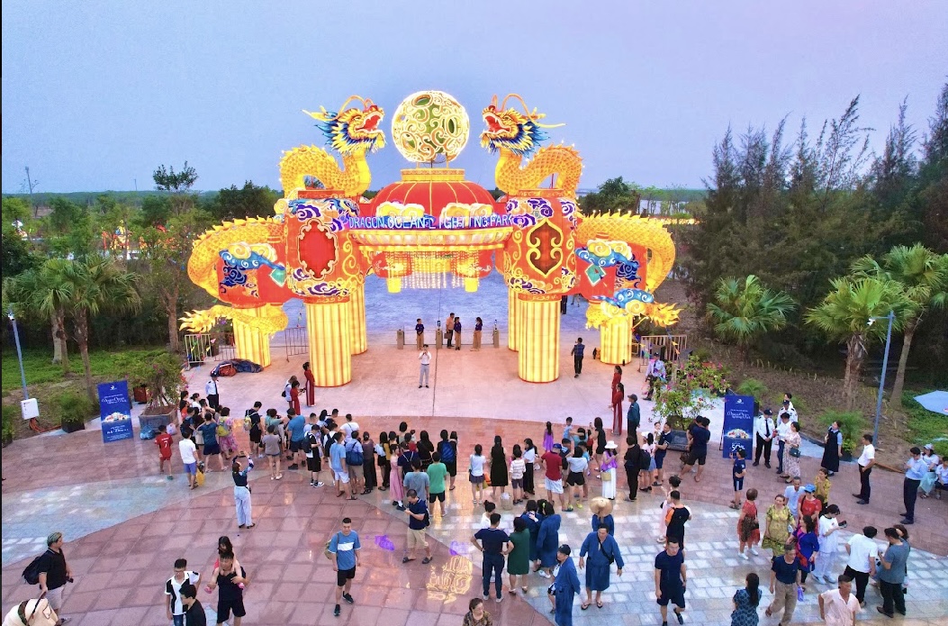 Khai trương C&amp;ocirc;ng vi&amp;ecirc;n &amp;Aacute;nh s&amp;aacute;ng Đồi Rồng - Dragon Ocean Lighting Park