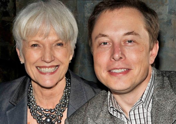 Maye Musk v&amp;agrave; con trai Elon Musk