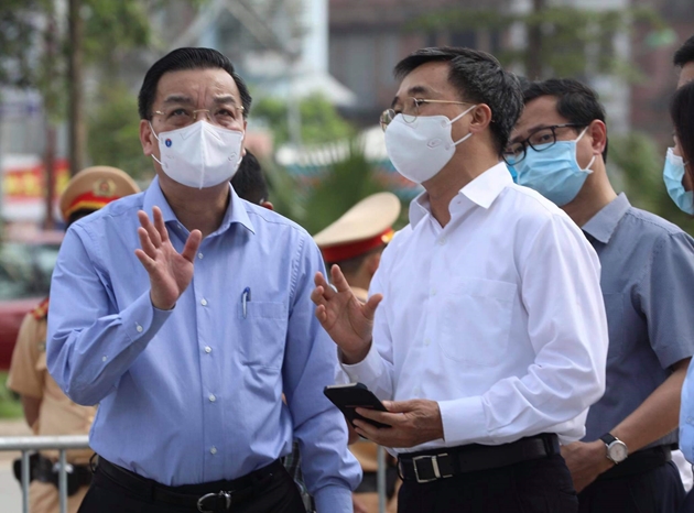 Chủ tịch UBND TP Hà Nội Chu Ngọc Anh kiểm tra công tác phòng chống dịch COVID -19 tại Bệnh viện K Tân Triều sáng ngày 7/5. Ảnh: Đ.X Chủ tịch UBND TP Hà Nội Chu Ngọc Anh kiểm tra công tác phòng chống dịch COVID -19 tại Bệnh viện K Tân Triều sáng ngày 7/5. Ảnh: Đ.X