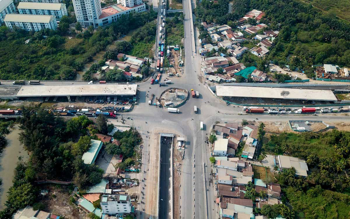 N&amp;uacute;t giao th&amp;ocirc;ng Mỹ Thủy đang dần ho&amp;agrave;n thiện