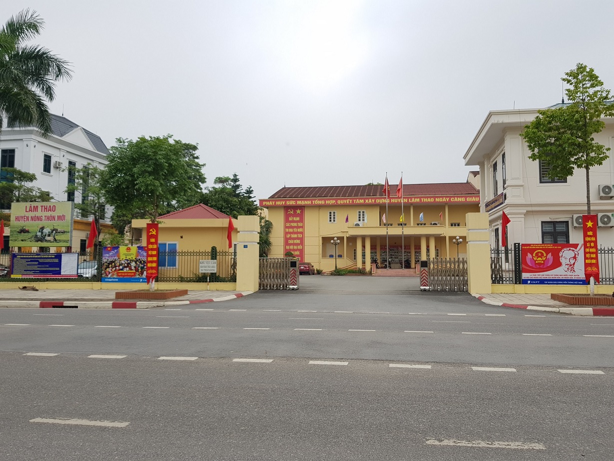 Băng Z&amp;ocirc;n khẩu hiệu tuy&amp;ecirc;n truyền cho ng&amp;agrave;y bầu cử tại trung t&amp;acirc;m h&amp;agrave;nh ch&amp;iacute;nh huyện L&amp;acirc;m Thao.