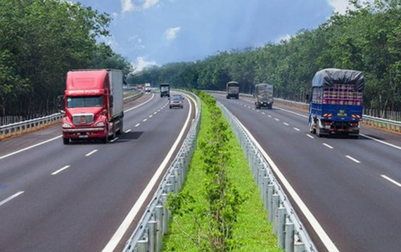 Lo ngại ph&amp;iacute; chồng ph&amp;iacute; khi thu ph&amp;iacute; sử dụng đường bộ cao tốc do Nh&amp;agrave; nước đầu tư