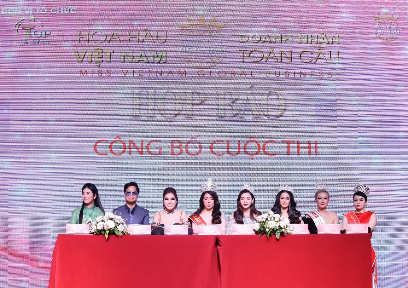 Ban Gi&amp;aacute;m Khảo của cuộc thi